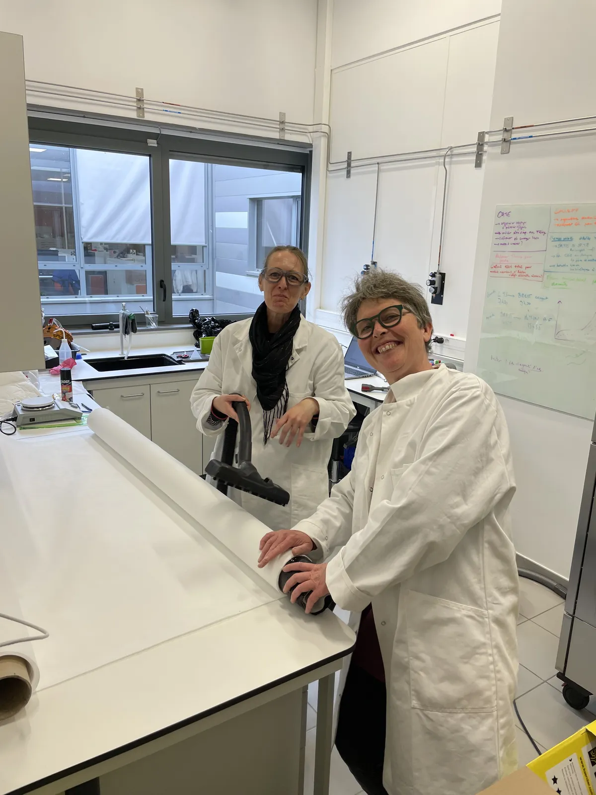 So Sponge team at the laboratory